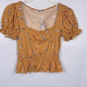 Cute Iris mustard top size S, NWT